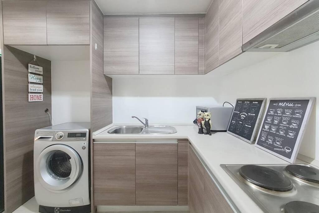 The Spring Warmth Luxury:2br/mrt/pool Apartment Bangkok